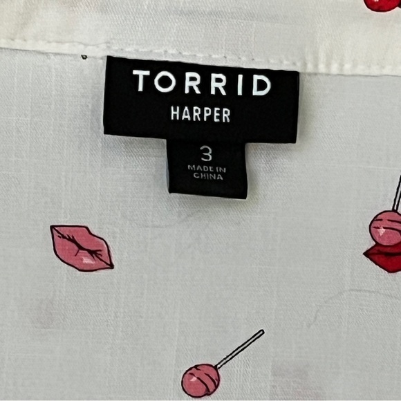 Torrid Harper Tab Sleeve Novelty Lips & Lollipops Pullover Top Women’s 3 - Picture 11 of 13